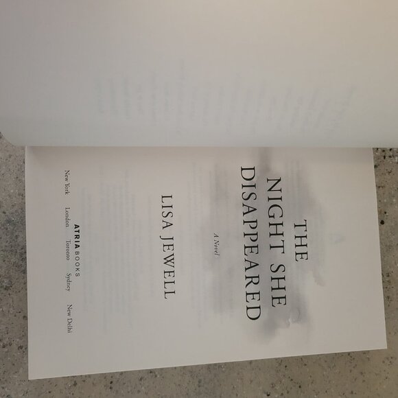The Night She Disappeared Paperback Thriller Novel by Lisa Jewell - GUC - Picture 3 of 7